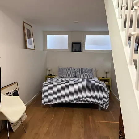 Cozy Ground Floor Flat In Oud Zuid アパート アムステルダム
